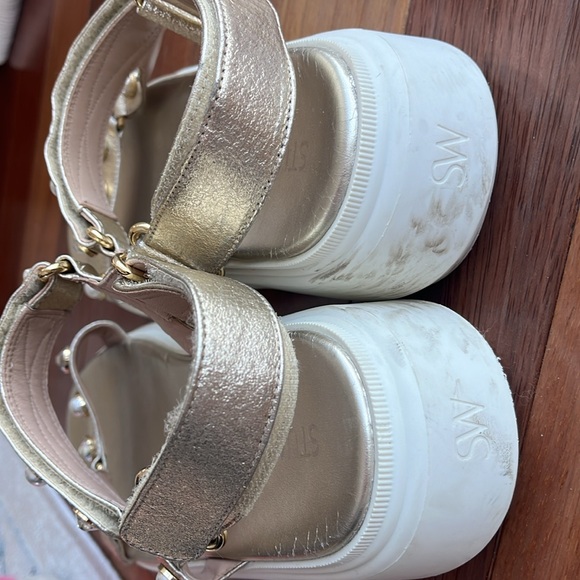 Stuart Weitzman Zoelie Beaded Metallic Gold Leather Platform Sandals - Picture 6 of 10